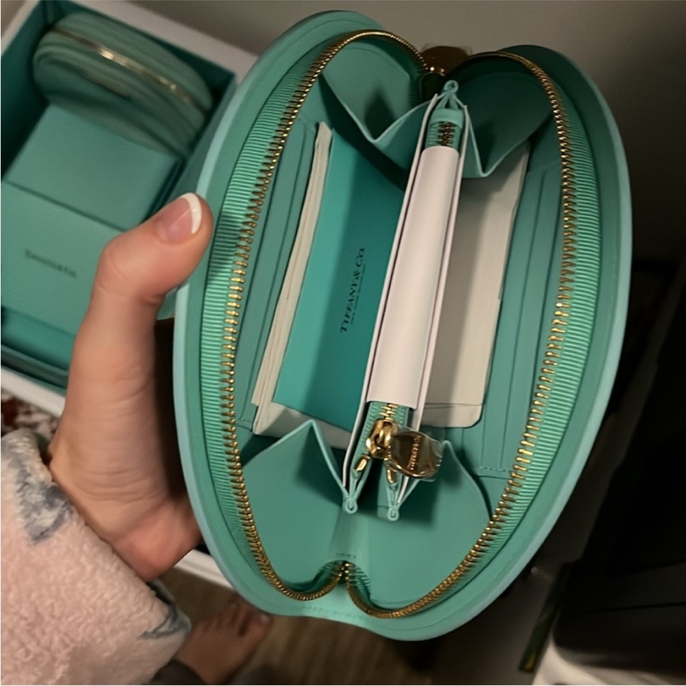 π€© 2 Tiffany & Co Half Moon Wallets π€© - Picture 5 of 14